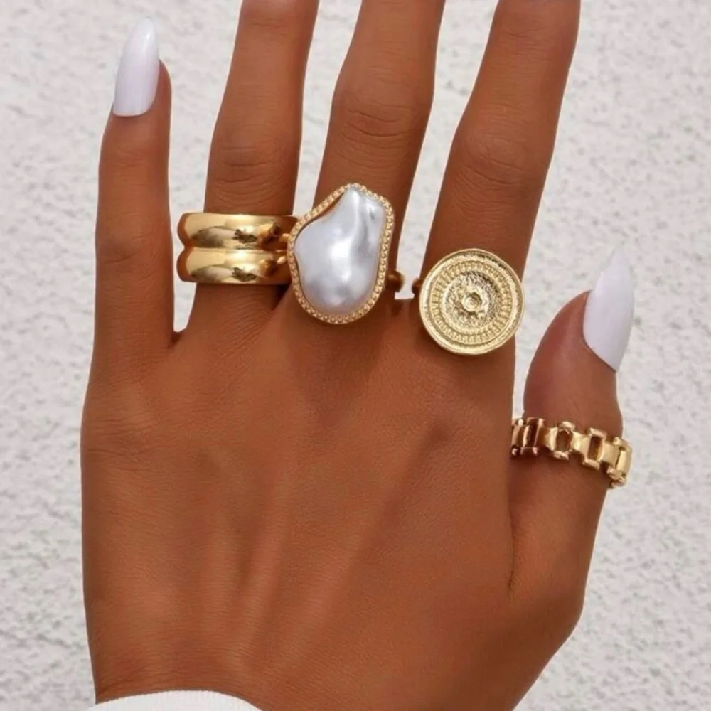 Gold faux pearl ring set - Picture 1 of 2